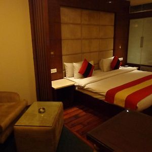 Premium Room Bathtub